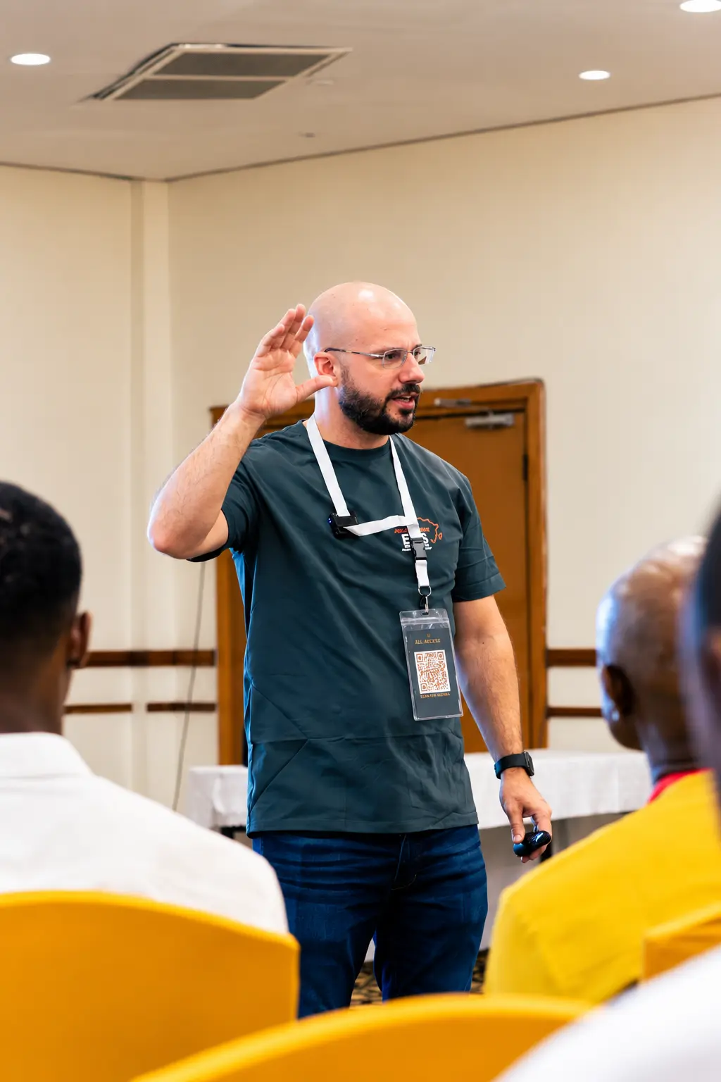 Calvin Smith leading an interactive leadership seminar